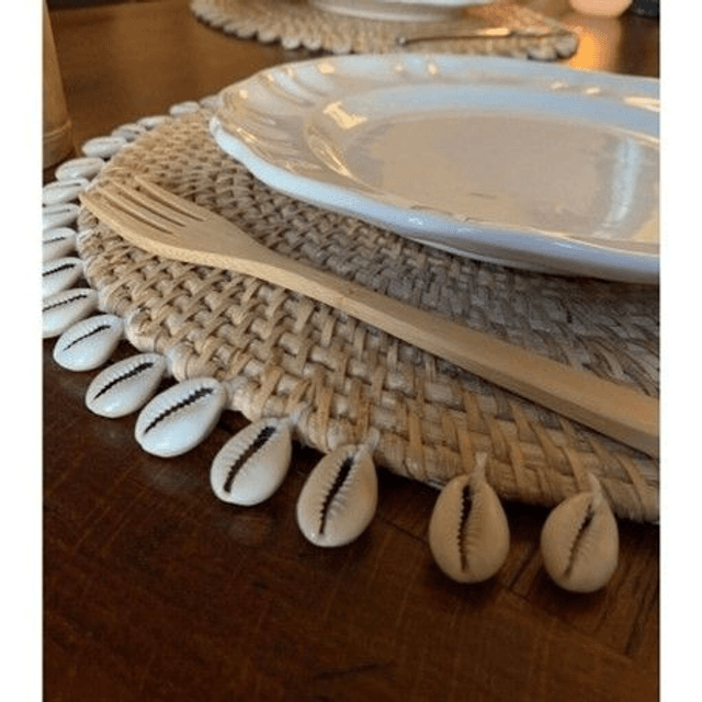 Set de table en rotin et coquillage Cauri D40 - HYDILE